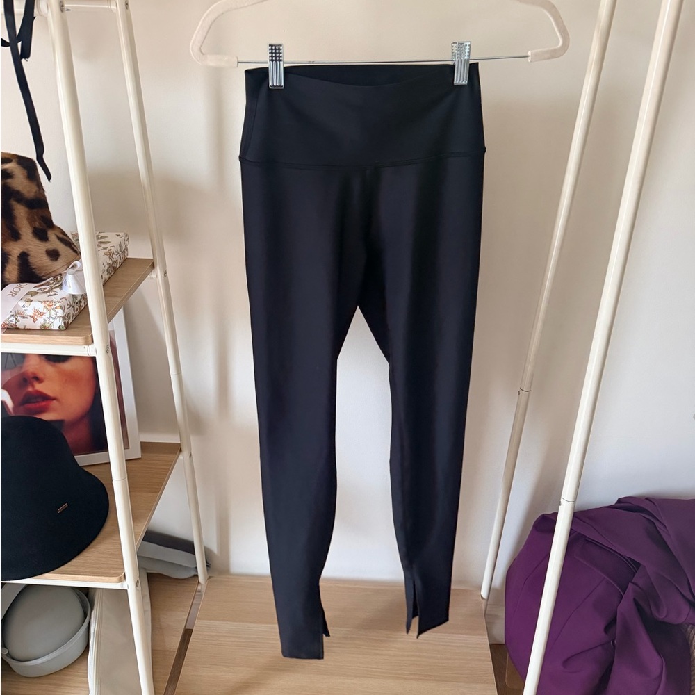 NWOT ALO Airlift Split Hem Legging